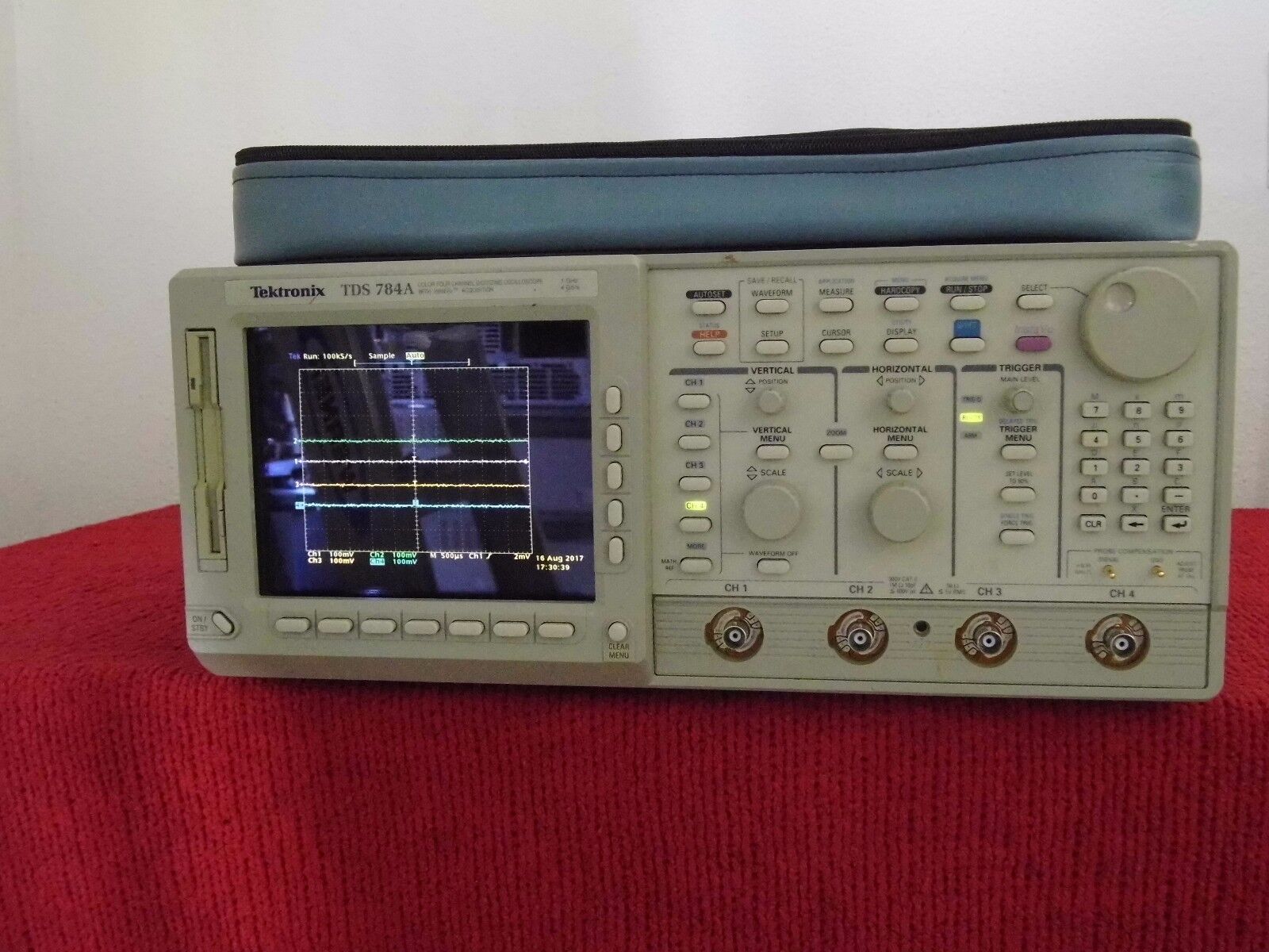 Tektronix TDS784A DPO Oscilloscope 1GHz, 4GS/s Opt 1M Tektronix TDS784A DPO Oscilloscope 1GHz, 4GS/s Opt 1M